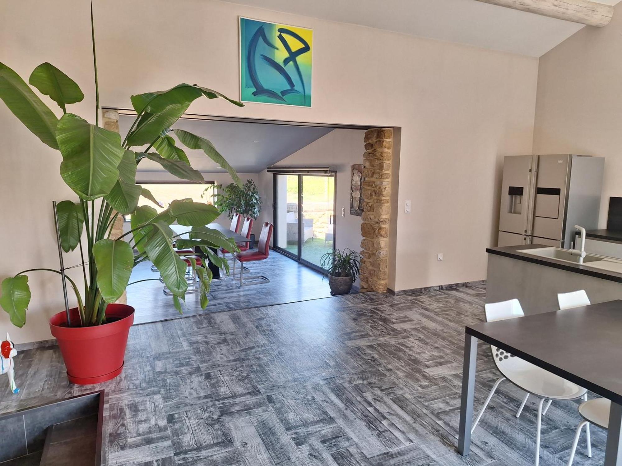 Chez Vero D'hotes & Maison En Pierre Contemporaine Guest house