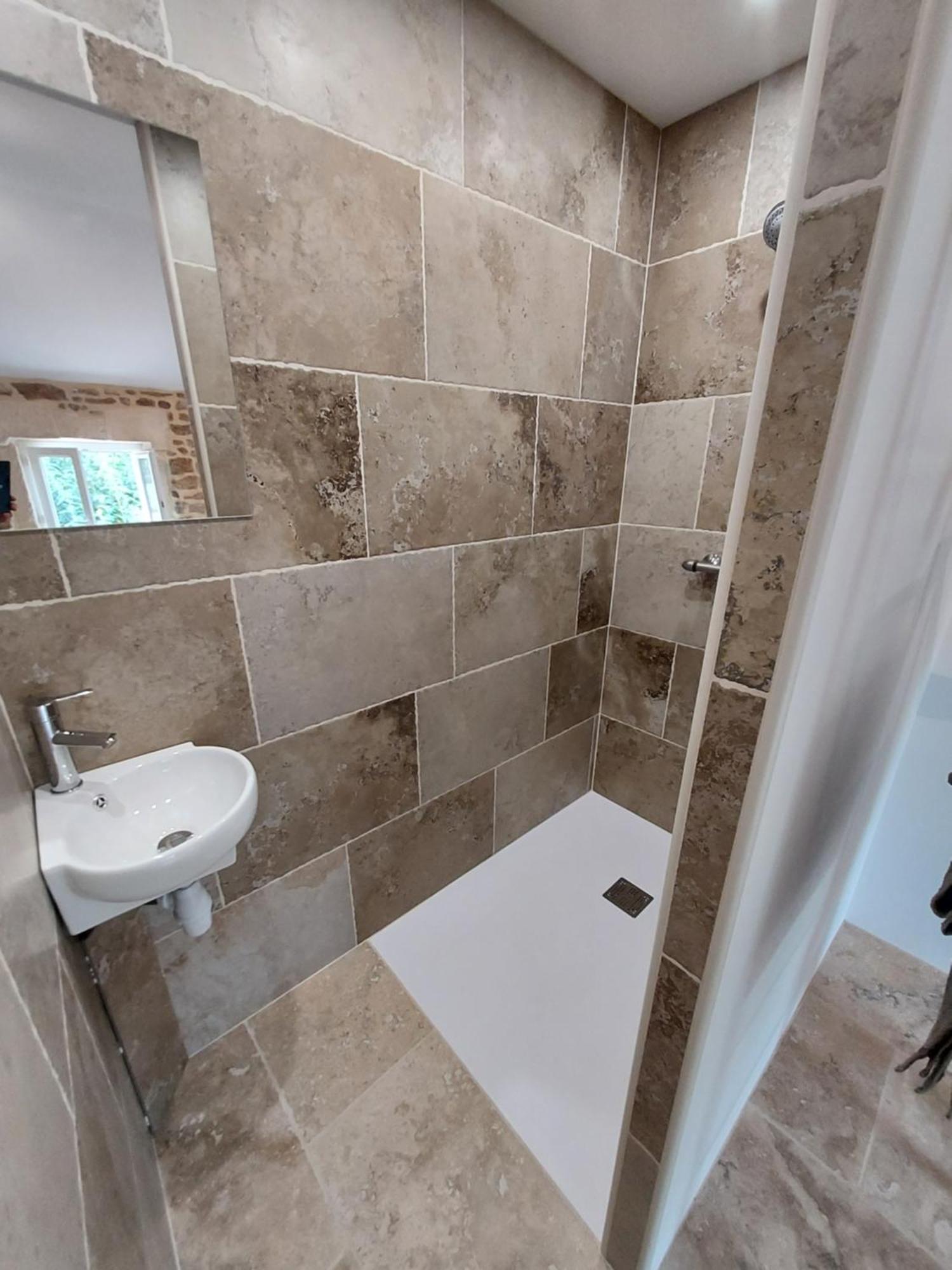 Chez Vero D'hotes & Maison En Pierre Contemporaine Guest house