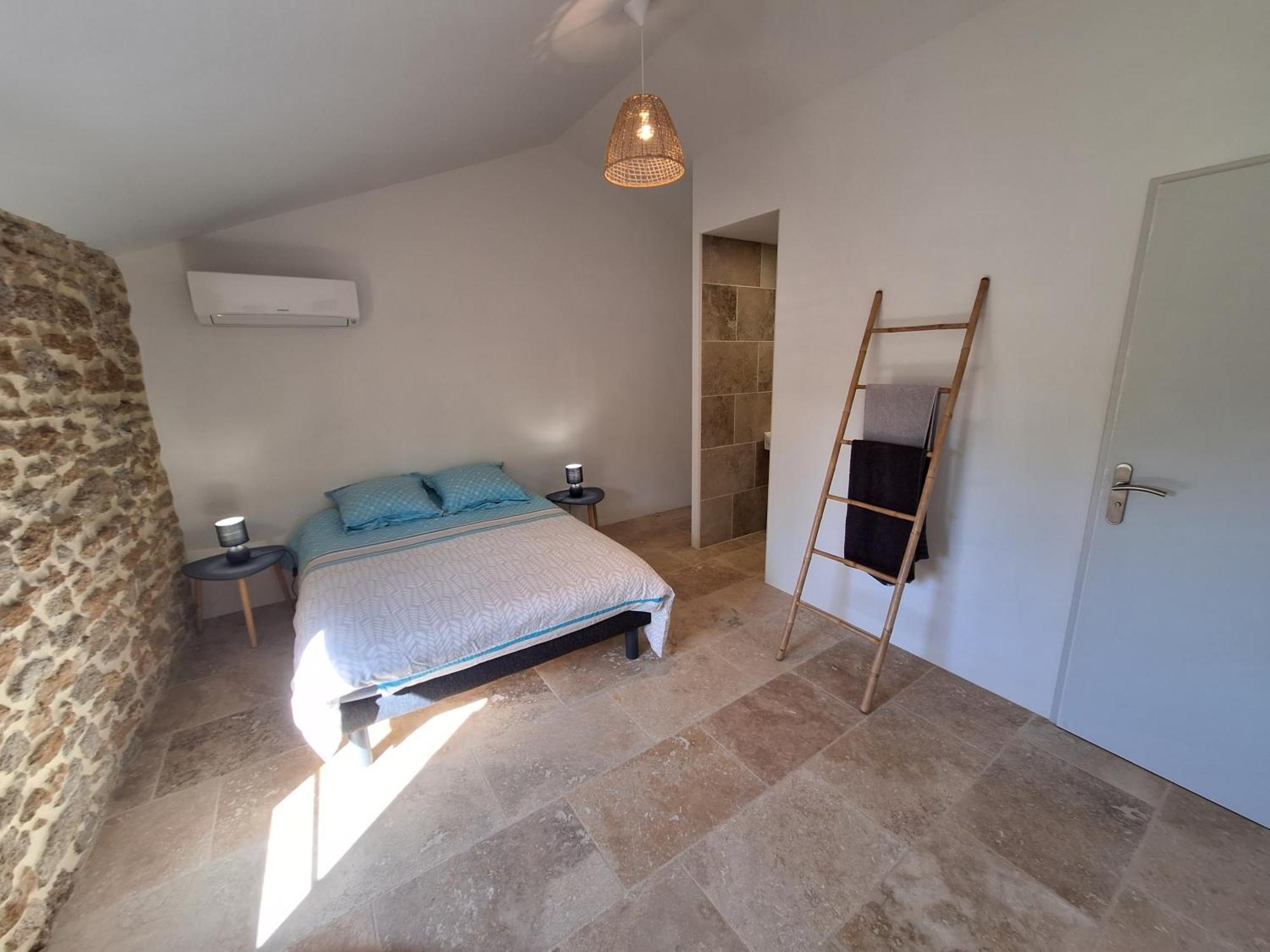 Chez Vero D'hotes & Maison En Pierre Contemporaine Guest house Suze-la-Rousse