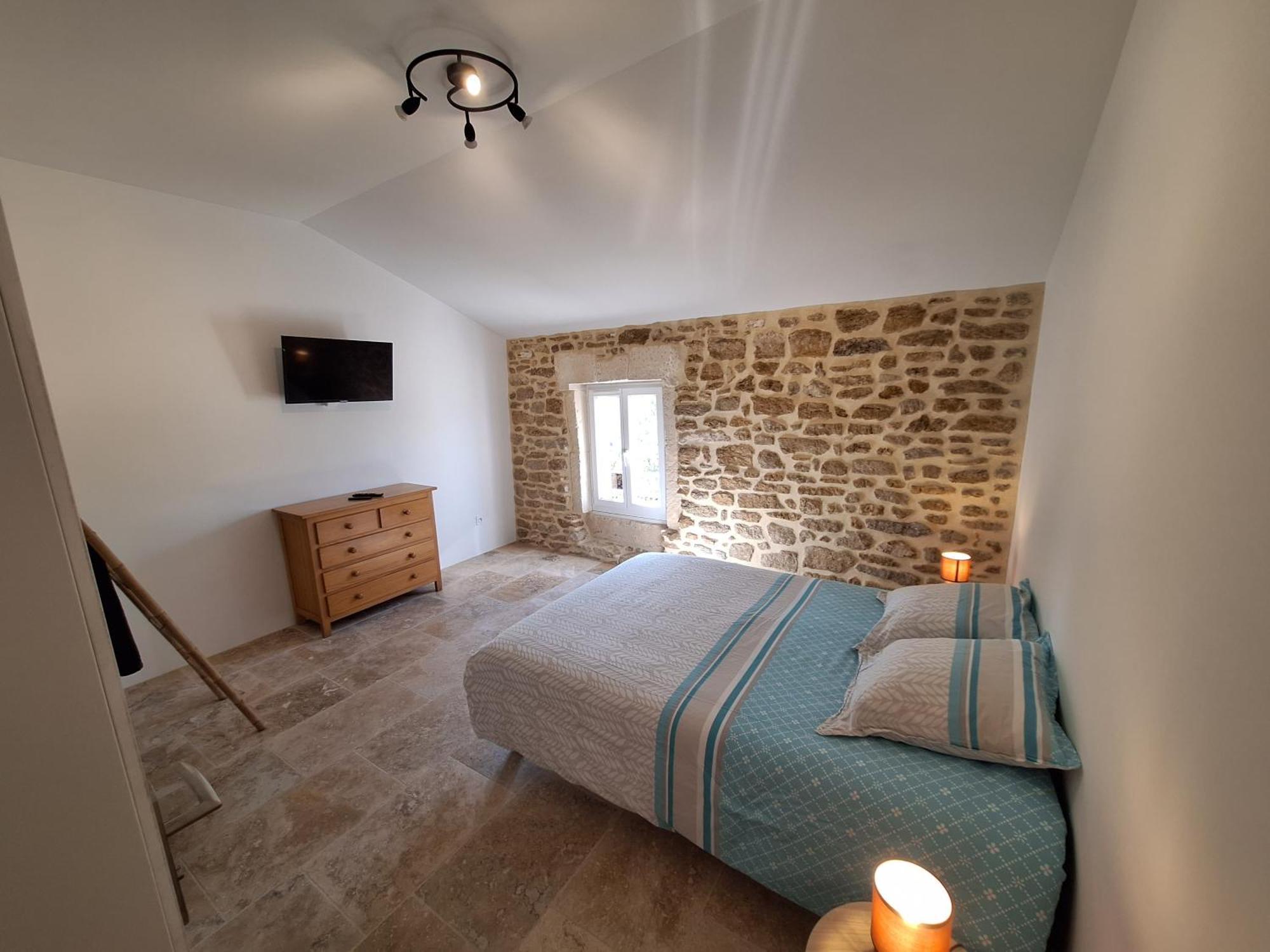 Guest house Chez Vero D'hotes & Maison En Pierre Contemporaine Suze-la-Rousse