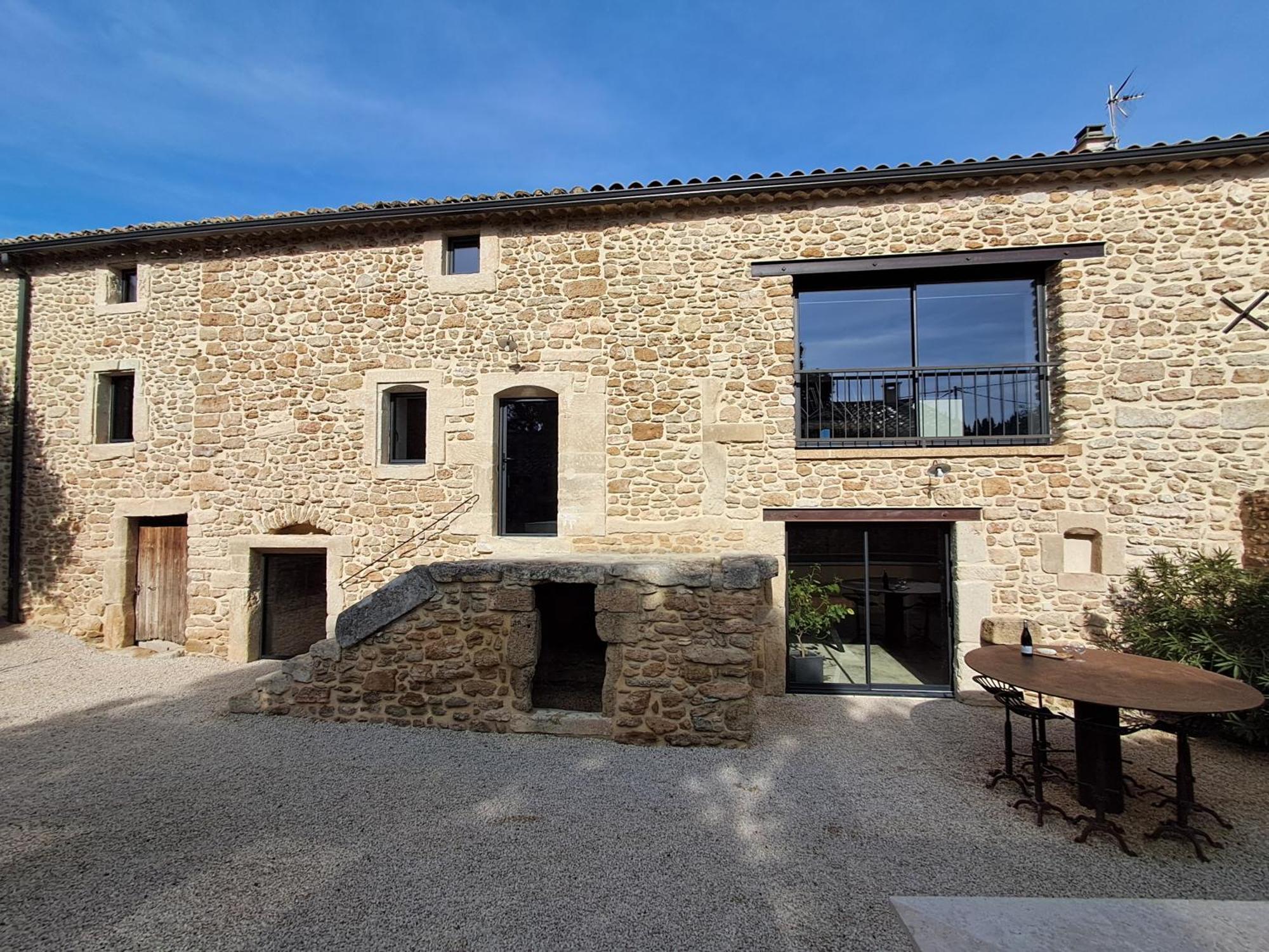 Chez Vero D'hotes & Maison En Pierre Contemporaine Guest house